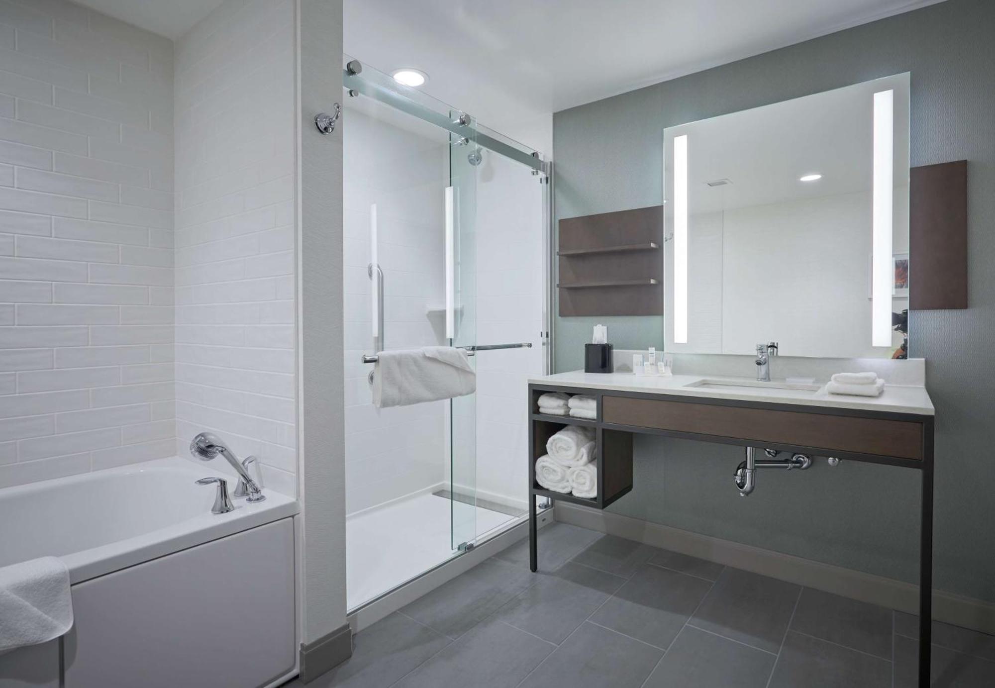 Hilton Garden Inn Corning Downtown Εξωτερικό φωτογραφία
