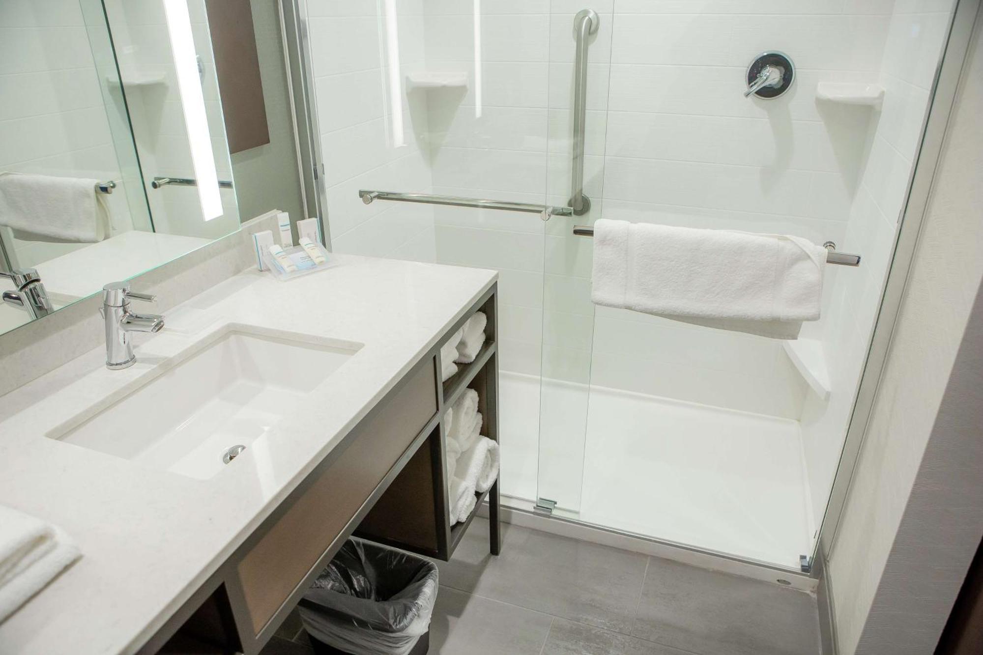 Hilton Garden Inn Corning Downtown Εξωτερικό φωτογραφία