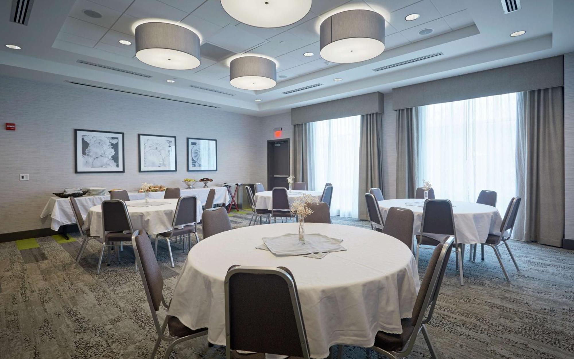 Hilton Garden Inn Corning Downtown Εξωτερικό φωτογραφία